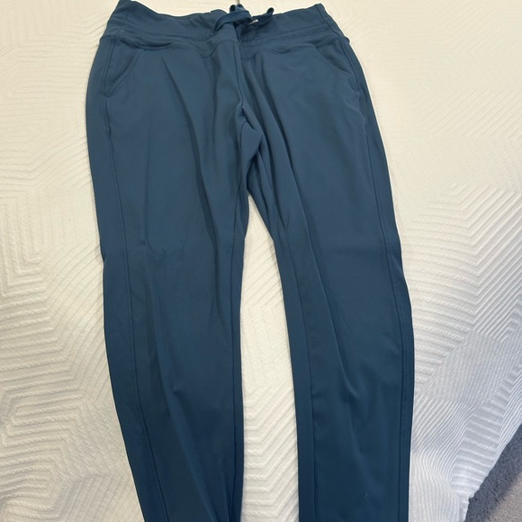 Halara Softlyzero™ Plush High Waisted Drawstring Joggers | MP | Oxford Blue - Picture 6 of 7